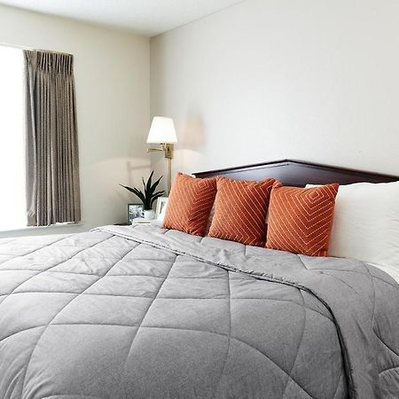 Intown Suites Extended Stay Greensboro Nc - Lanada מראה חיצוני תמונה