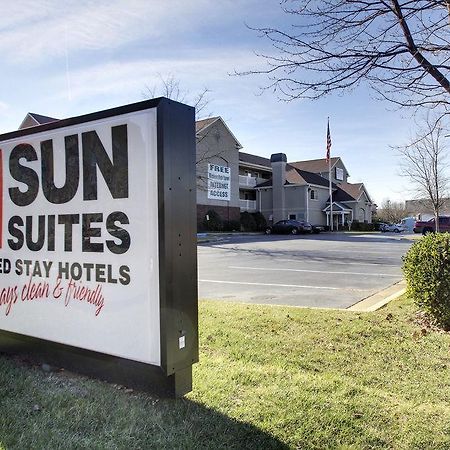 Intown Suites Extended Stay Greensboro Nc - Lanada מראה חיצוני תמונה