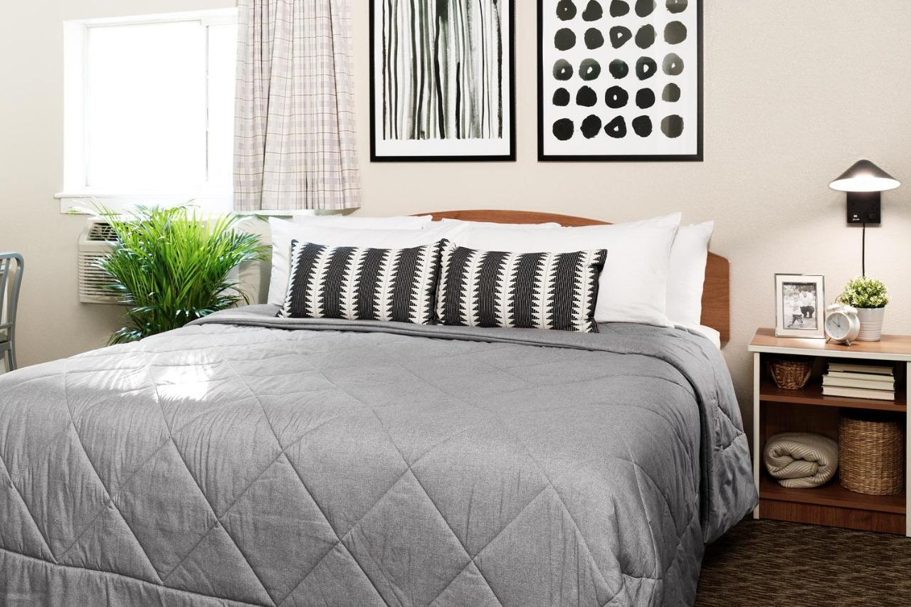 Intown Suites Extended Stay Greensboro Nc - Lanada מראה חיצוני תמונה