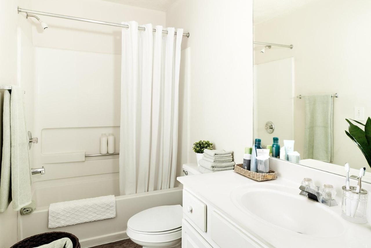 Intown Suites Extended Stay Greensboro Nc - Lanada מראה חיצוני תמונה