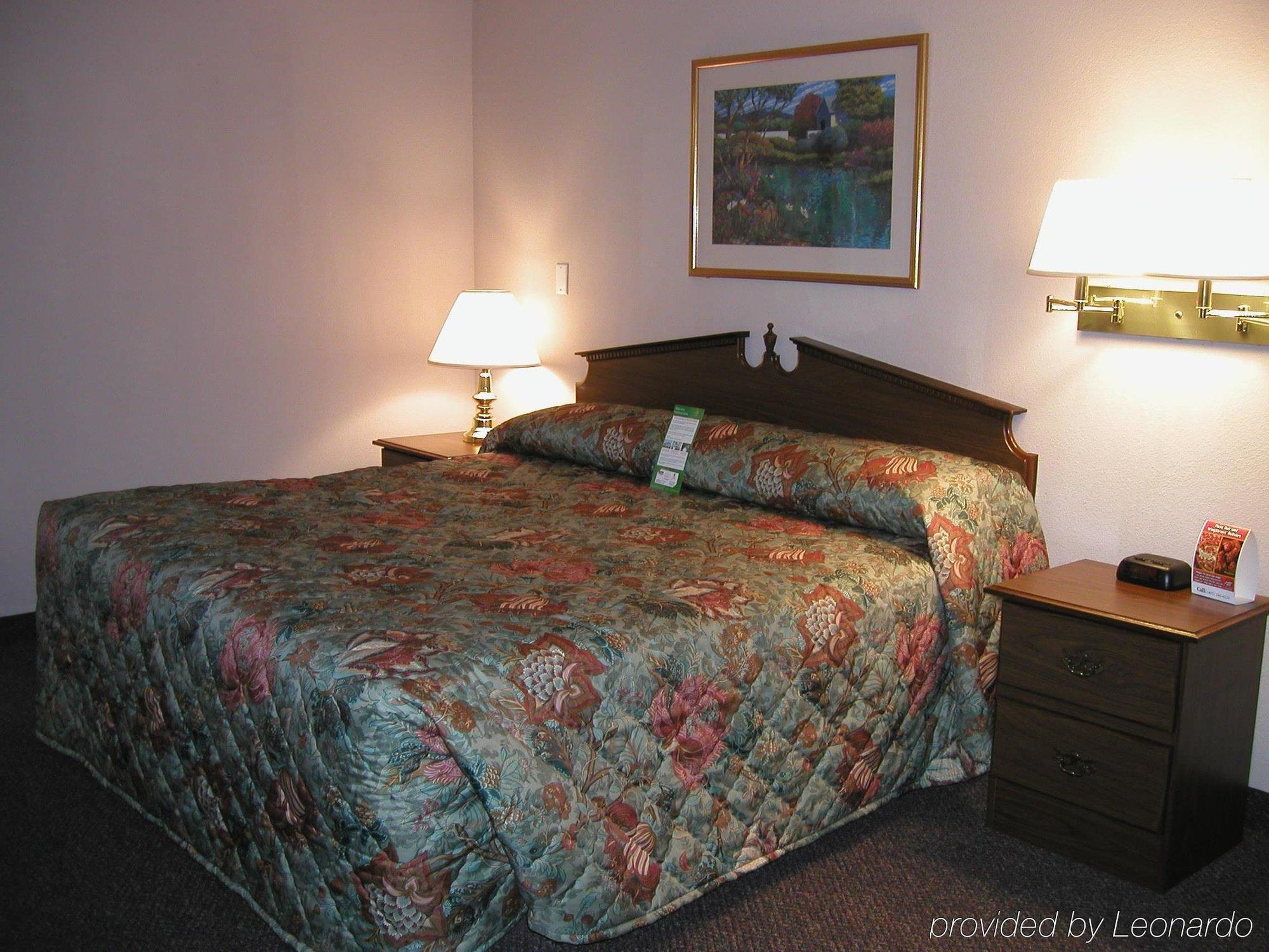 Intown Suites Extended Stay Greensboro Nc - Lanada חדר תמונה