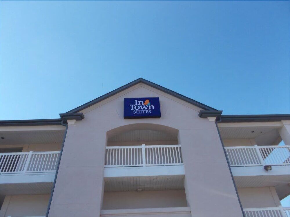 Intown Suites Extended Stay Greensboro Nc - Lanada מראה חיצוני תמונה